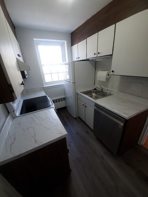 Foto del edificio - 27 Englewood Ave