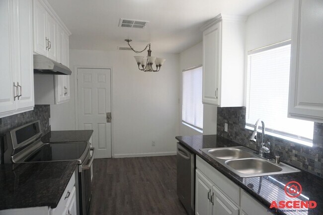 Foto del edificio - Stunnning Home in Southwest!