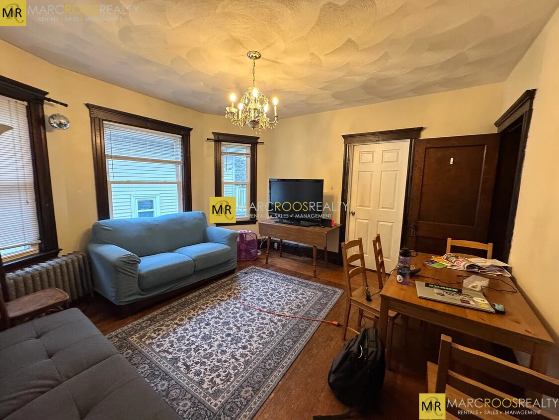 Building Photo - 240 Boston Ave