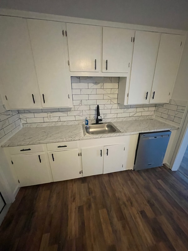 Building Photo - 1022 Shiels Dr