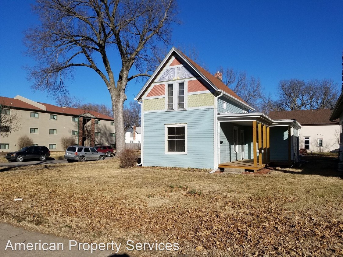 Building Photo - 320 N 11th St