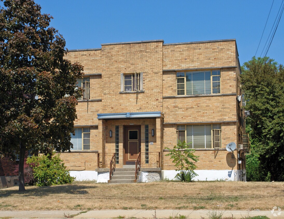 2580 Westwood Northern Blvd, Cincinnati, OH 45211 Apartments in