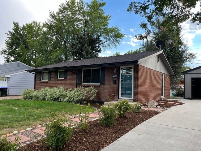 Beautiful 2 Bedroom + 2 Bonus Rooms, 3 Bat... - Beautiful 2 Bedroom + 2 Bonus Rooms, 3 Bat... House
