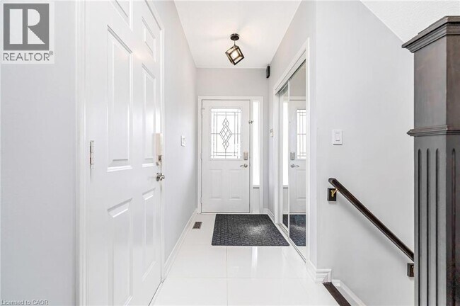 Photo du bâtiment - 1617 Cartwright Crescent