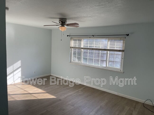 Building Photo - 8724 Halverson Dr