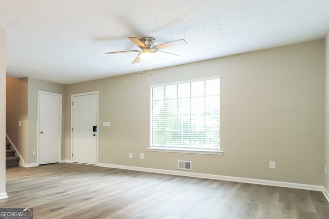 Foto del edificio - 117 Westwood Dr