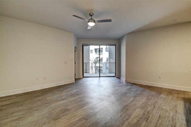 Foto del edificio - 6400 Washington Ave