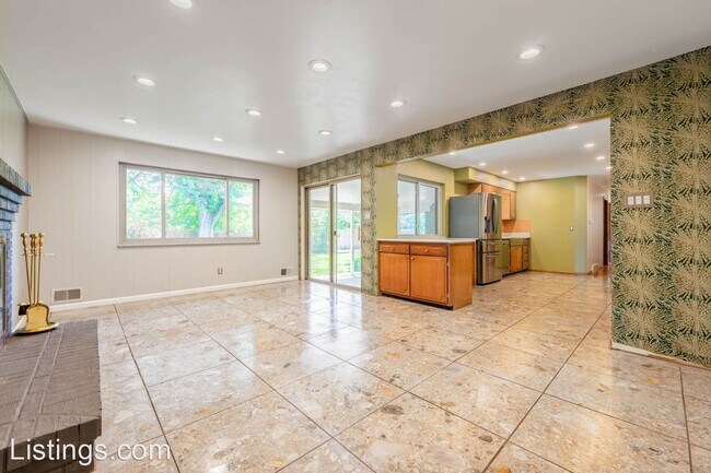 Foto del edificio - 4 br, 3 bath House - 336 Oakland St