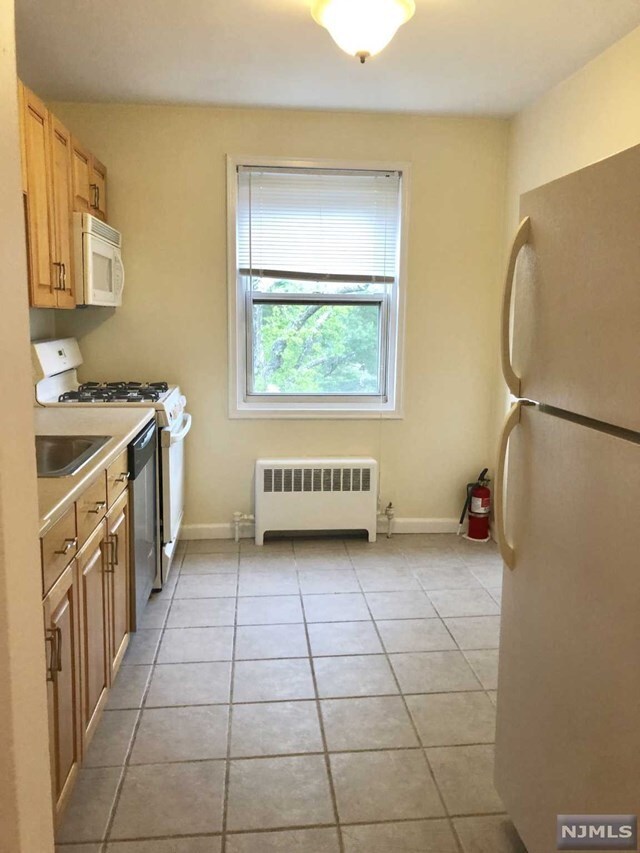 Foto del edificio - 2320 Linwood Ave