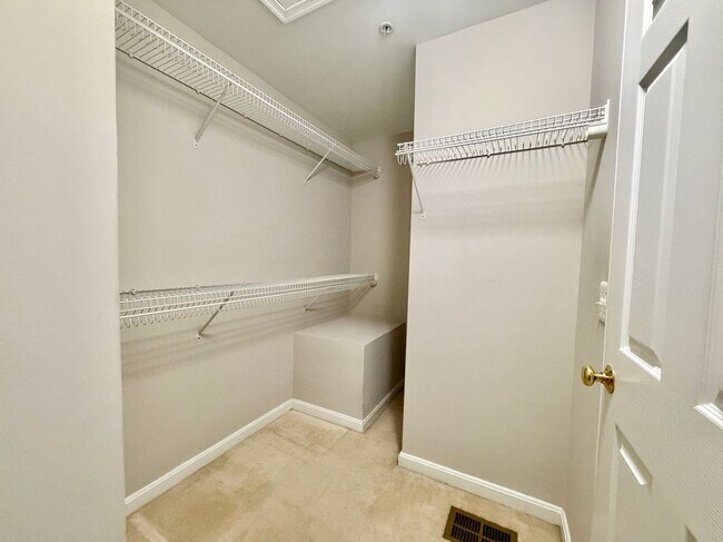Building Photo - 307D Prettyman Dr