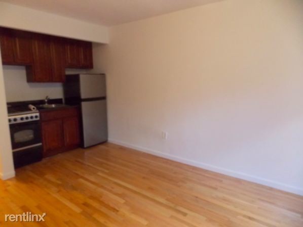 Building Photo - Studio, 1 bath  - 200 Avenue of the Americas