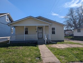 Building Photo - 451 W 26th St