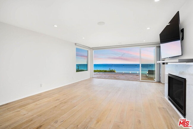 Foto del edificio - 27400 E Pacific Coast Hwy
