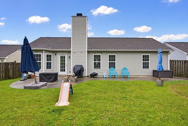 Building Photo - Beautiful home in The Neighborhoods of Holly Ridge