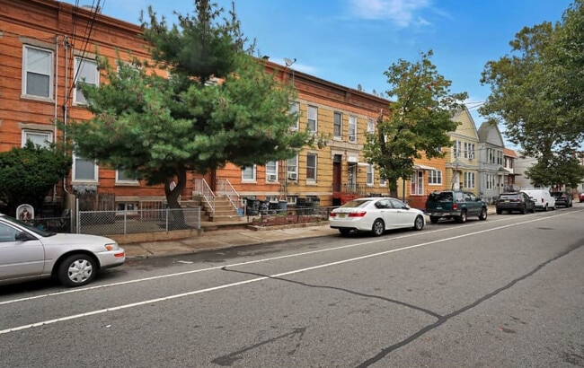 Street View - 394 Woodlawn Ave