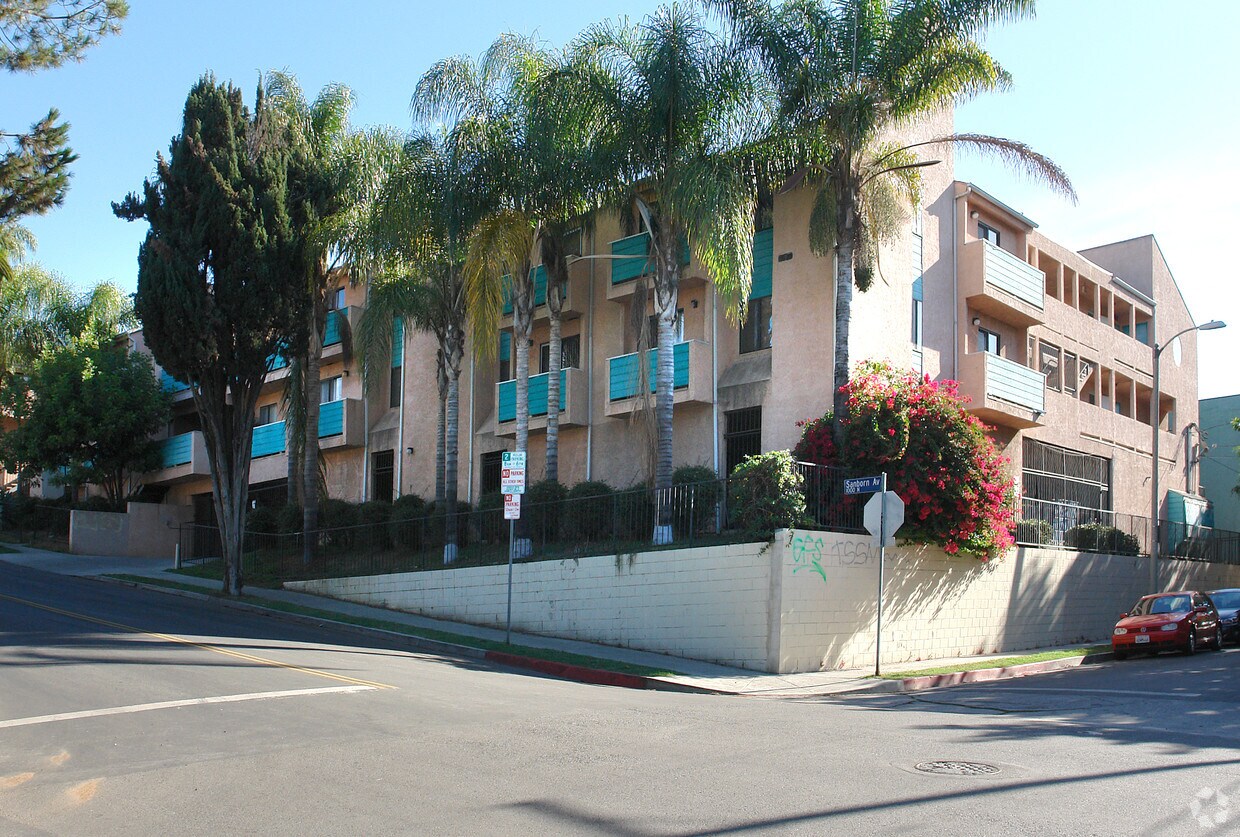 Primary Photo - 1002 Sanborn Ave