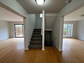 Building Photo - 201-203-203 Briarcrest Ct