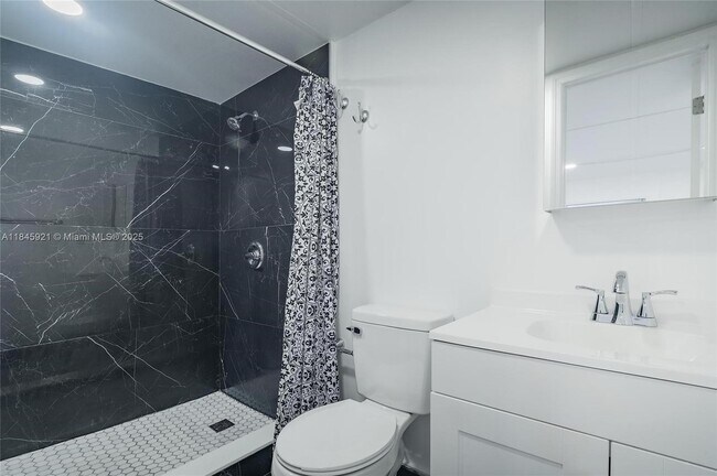 Foto del edificio - 595 NW 139th Terrace