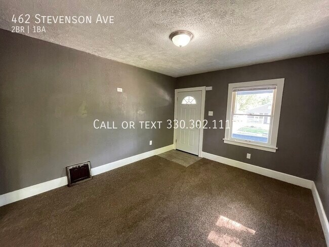 Building Photo - Two bedroom one bathroom single story home...