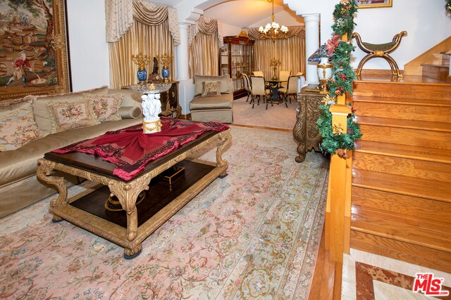 Foto del edificio - 3703 Liberty Canyon Rd