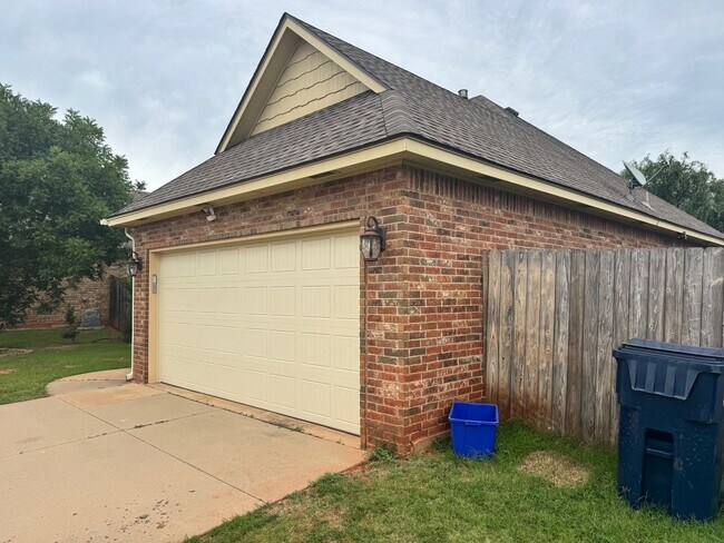 Foto del edificio - 3 Bed 2 Bath in Edmond!