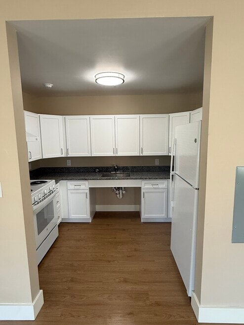 Building Photo - 655 Garden St