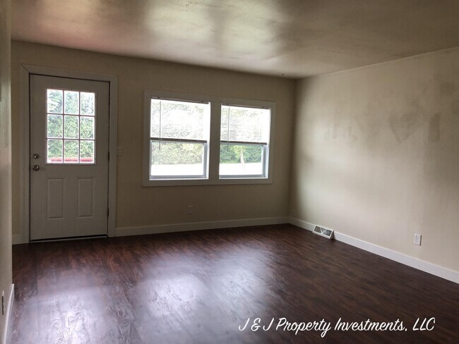 Foto del edificio - 283 Hazelwood Dr