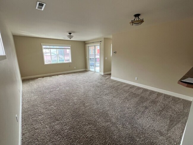 Building Photo - 131 Cottage Ave