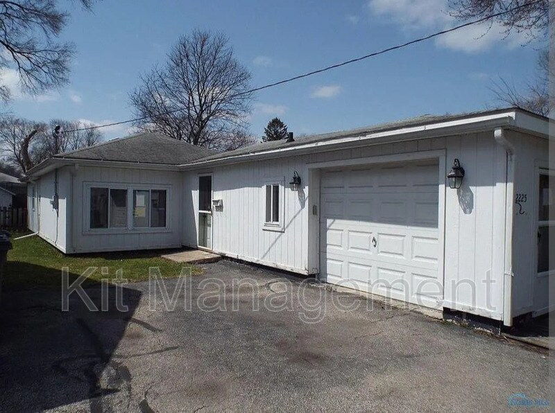 2225 Olin Dr, Toledo, OH 43613 House for Rent in Toledo, OH