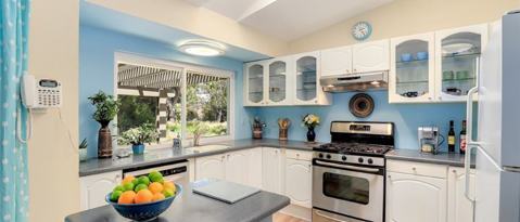 Building Photo - 23970 Deerfern Ave