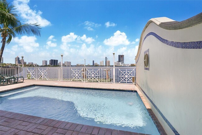 Foto del edificio - 3963 NE 171st St