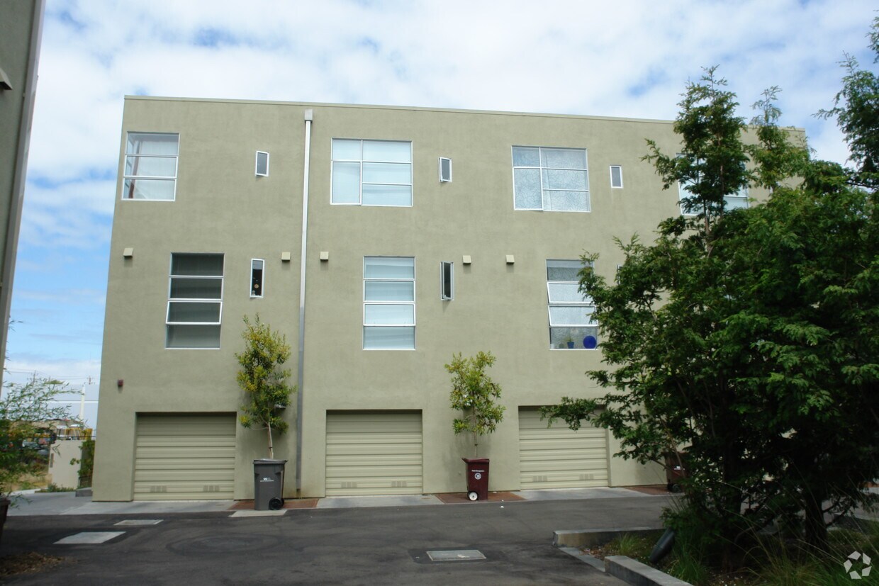 Building Photo - 1336 Powell St