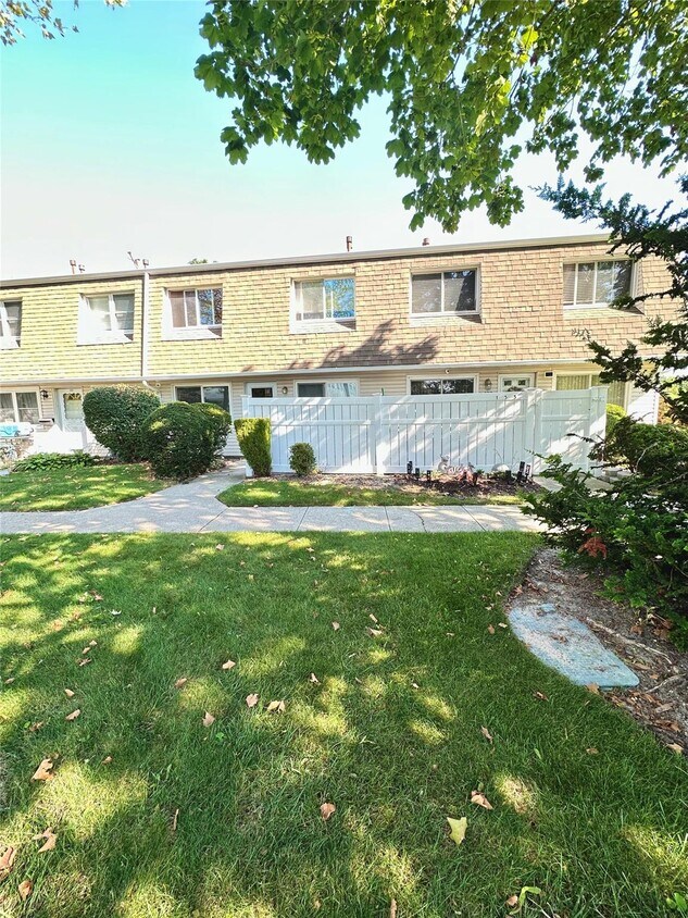 Foto principal - 154 Storm Dr