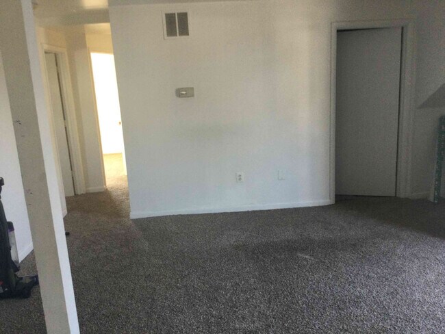 Building Photo - 2809 Oak Grove Ave