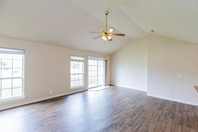 Foto del edificio - ***255 B ravenwood Blvd***