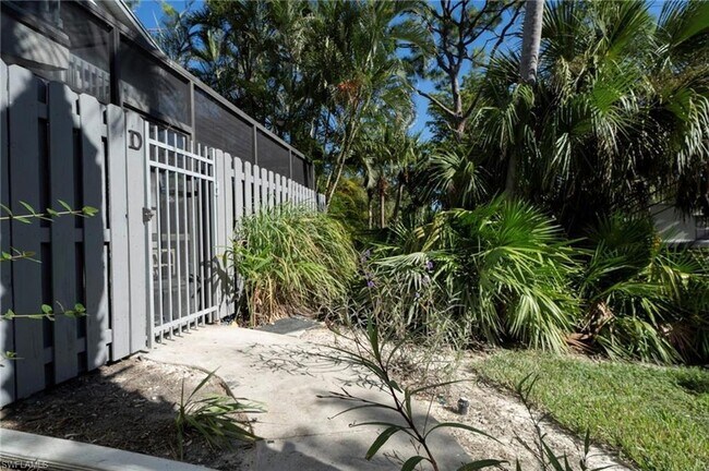 Building Photo - 17451 Silver Fox Dr