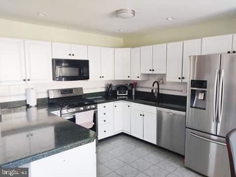 Building Photo - 1451 Sweetbriar Dr