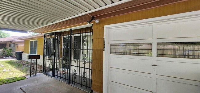 Building Photo - 6614 Beldart St