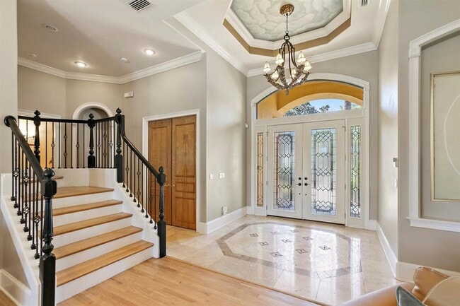 Building Photo - Stunning Lagoon Residence!