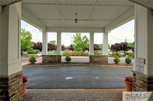 Foto del edificio - 100 Middlesex Blvd