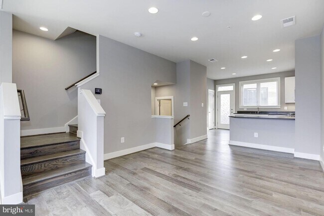 Foto del edificio - 10457 Fernwood Rd