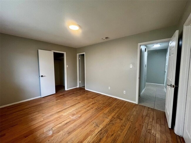 Building Photo - 7007 Grackle Dr