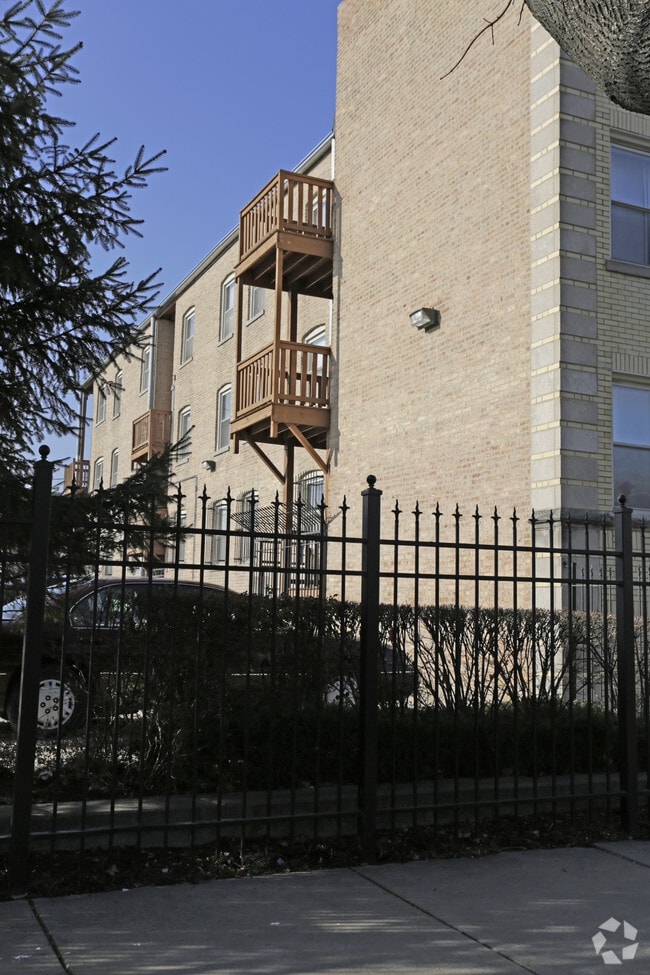 6320-6328 S Troy St Apartments - 6320-6328 S Troy St