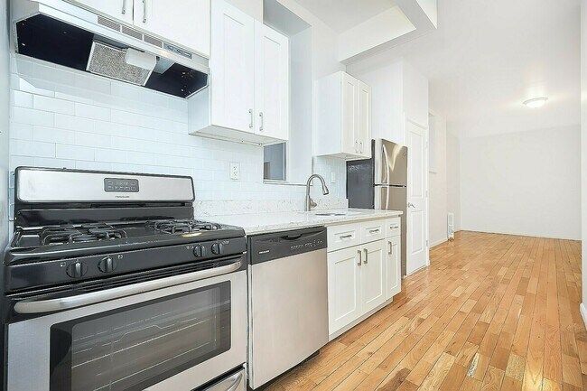 Building Photo - 150 Patchen Avenue