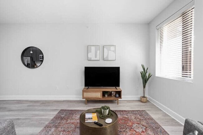 Building Photo - 5858 N College Ave