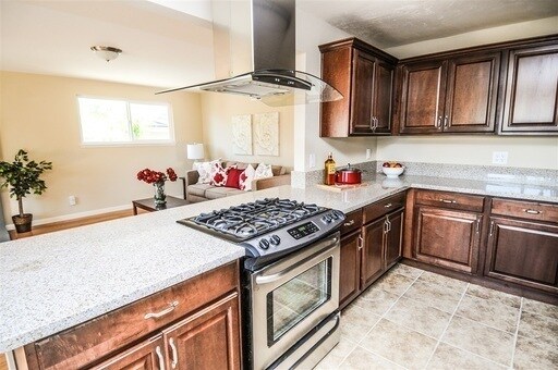 Building Photo - GORGEOUSLY RENOVATED 3BD/2BA HOME IN CLAIREMONT! AVAILABLE JUNE~ ONLY $4,895/mo!