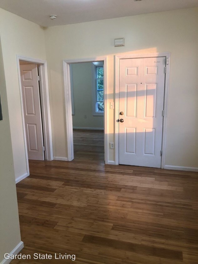 Foto principal - 59 Brenner St