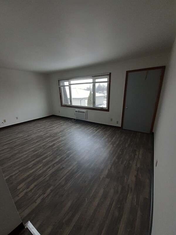 Building Photo - 1749 Edison St