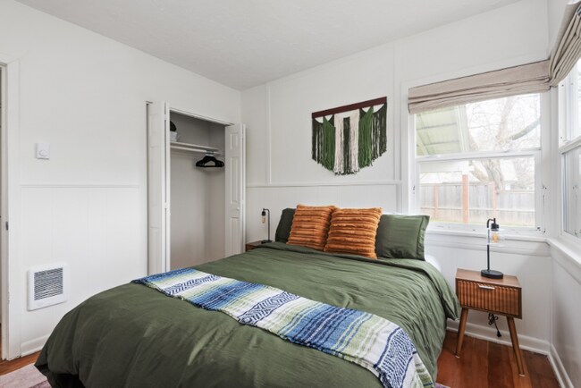 Foto del edificio - 2402 Fairmount Ave