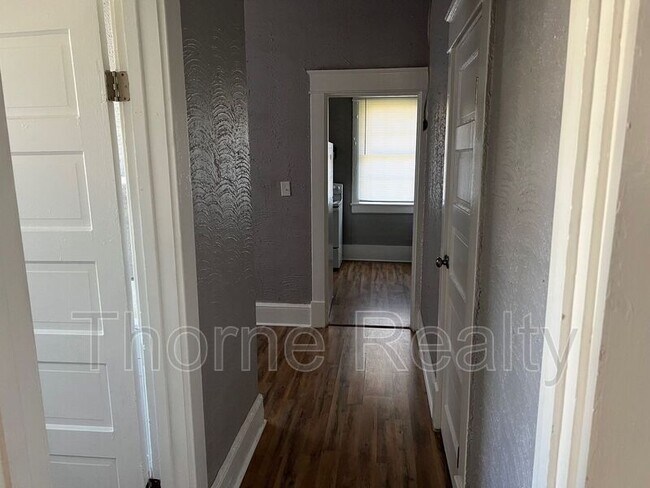 Building Photo - 304 Ambler Ave